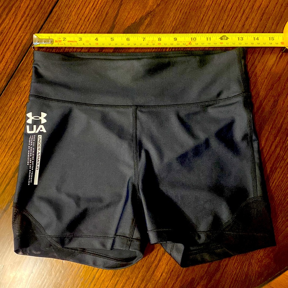 Under Armour Black Compression Shorts Size Medium